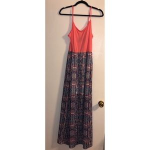 Flowy, maxi dress. Size Medium.